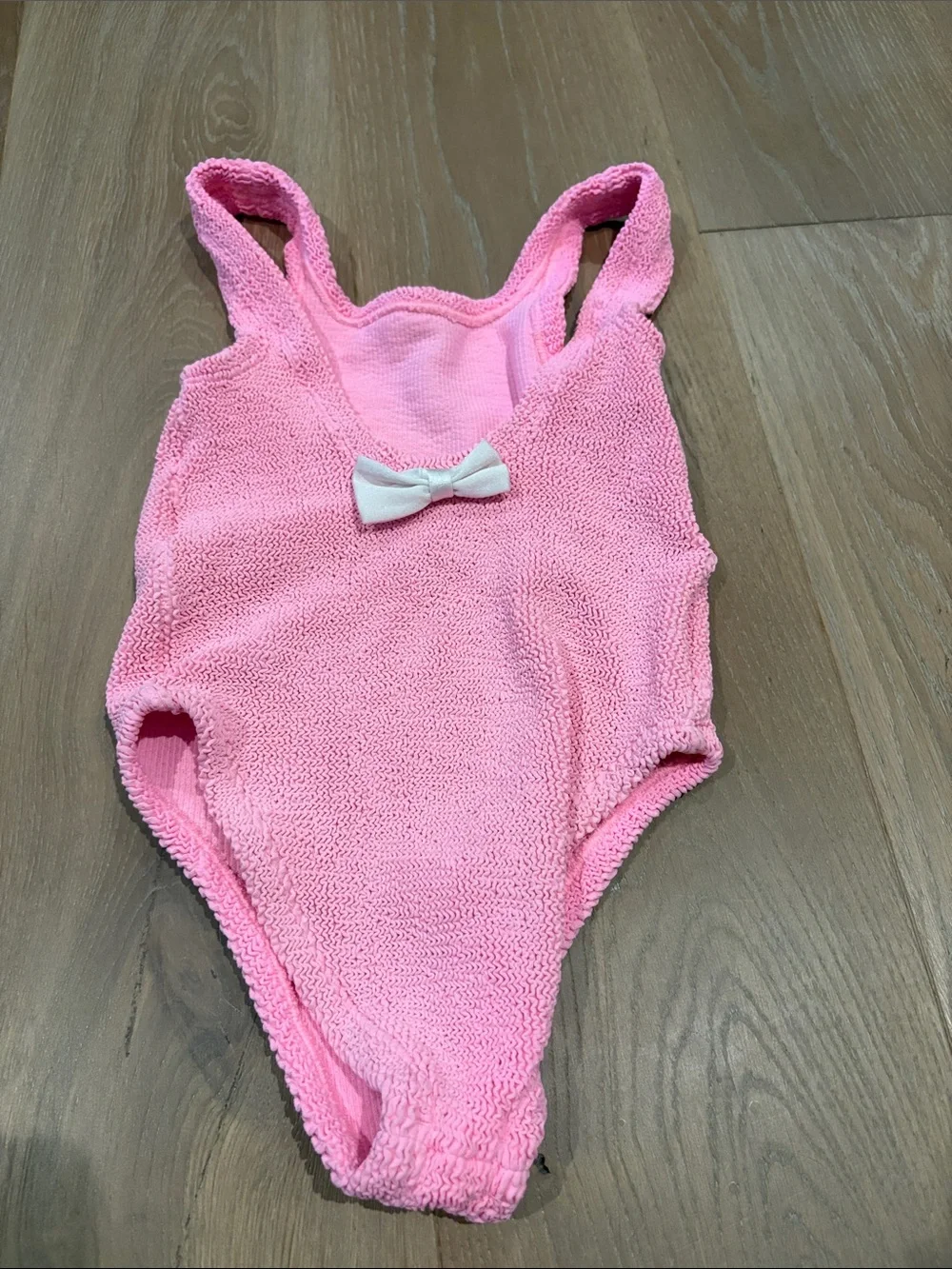 Hunza G Kids Size 8 Pink Sleeveless Textured One-Piece Swimsuit.